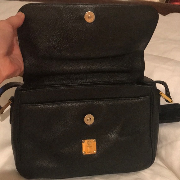 MCM crossbody bag ❤️Great condition, 👌🏼 hardware - Picture 3 of 8